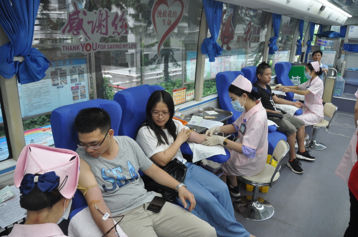 風(fēng)華高科參加省運(yùn)會(huì)應(yīng)急救援隊(duì)無(wú)償獻(xiàn)血活動(dòng)