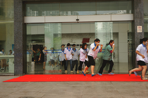 廣晟公司與端州區(qū)政府聯(lián)合舉辦安全生產(chǎn)應(yīng)急救援演練